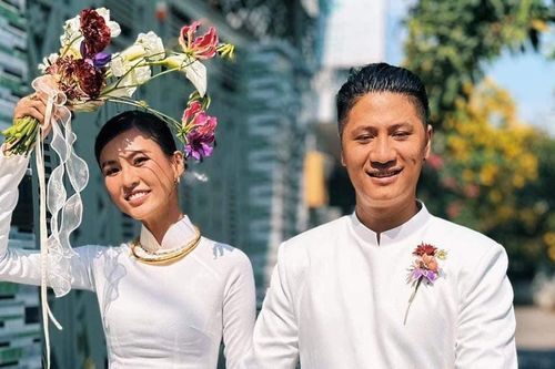 Cao Thiên Trang hôn đắm đuối ông xã kín tiếng trong lễ vu quy