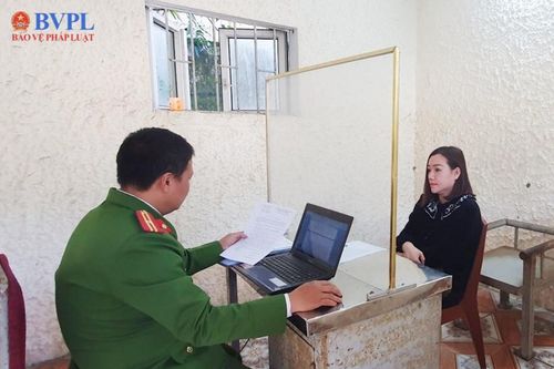 Phê chuẩn khởi tố đối tượng lừa đảo, 'nổ' quen thân nhiều sếp lớn