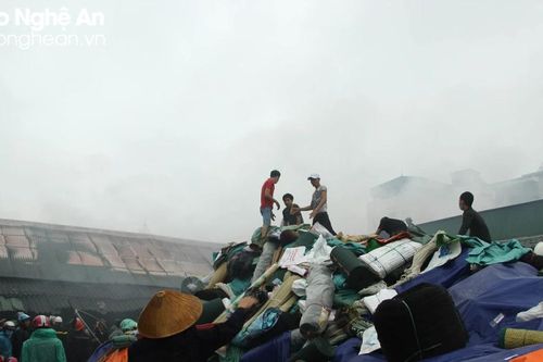 Tiềm ẩn nguy cơ cháy nổ tại chợ dân sinh dịp Tết Nguyên đán