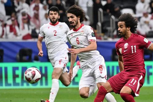 Asian Cup: Tranh cãi trọng tài thiên vị chủ nhà Qatar ở trận thắng Tajikistan