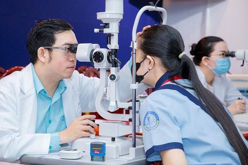 Trung tâm Y khoa Prima Sài Gòn khởi động chương trình 'Chăm mắt khỏe - sáng tương lai' cho 1200 học sinh THCS