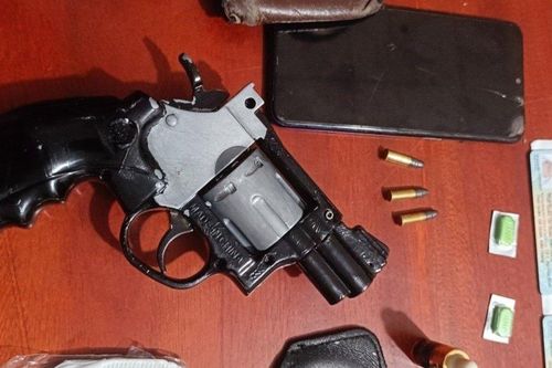 Kiên Giang: Bắt giữ 2 đối tượng đi chơi đêm, mang theo súng