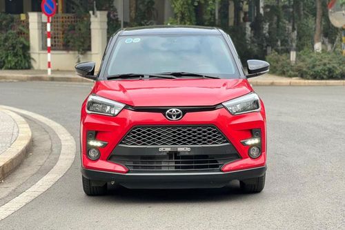 Toyota Raize lăn bánh gần 3 năm, rao bán với giá ngang xe mới