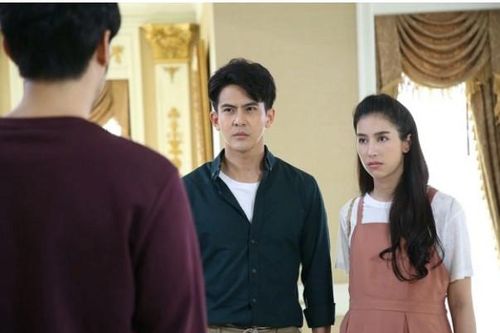 Tình cờ gặp nhau, người yêu cũ mỉa mai tôi một câu sâu cay, nào ngờ bị chồng tôi đáp trả một câu đau đớn hơn