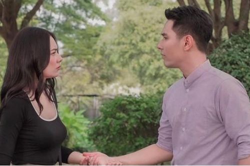 Tình cờ gặp hàng xóm, tôi đành chào một câu, nào ngờ lời đáp lại khiến tôi nghệt mặt