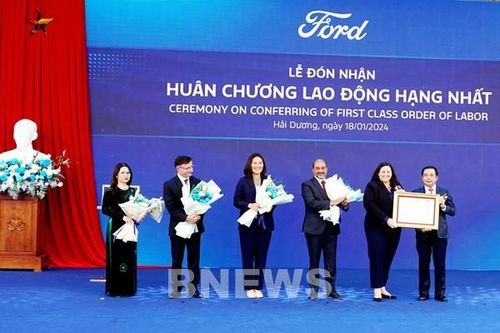 Ford Việt Nam đón nhận Huân chương Lao động hạng Nhất