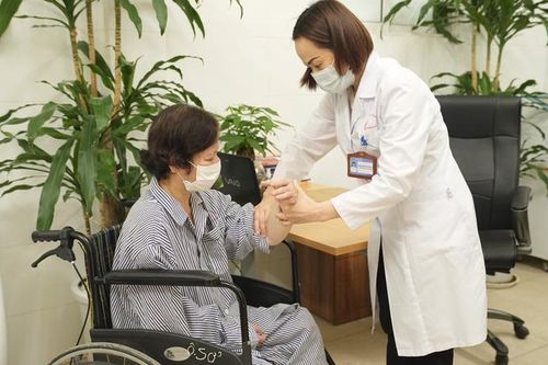 Điều cần biết trong điều trị đau thần kinh ở người cao tuổi