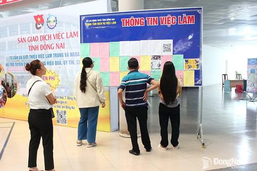 Gần 40 doanh nghiệp tuyển dụng trên 2,2 ngàn lao động