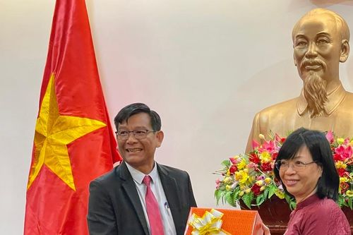 Đoàn cán bộ tỉnh Stung Treng thăm, chúc Tết lãnh đạo tỉnh Gia Lai