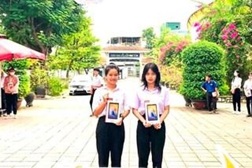 'Sóng và máy tính cho em' hỗ trợ học sinh khó khăn
