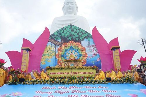 Phật giáo TP.Đà Nẵng trang nghiêm tổ chức lễ Phật thành đạo tại chùa Quang Minh