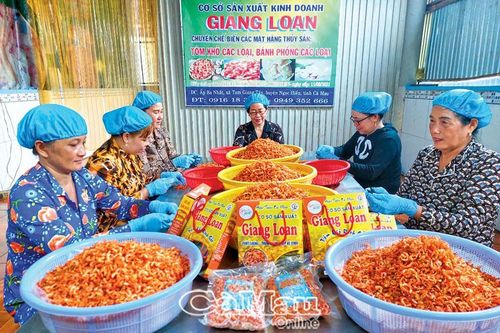 Ðặc sản truyền thống nhộn nhịp vào mùa