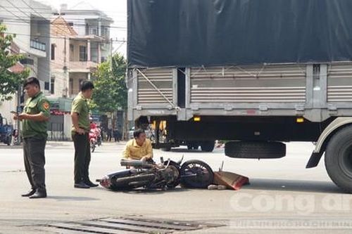 Lại xảy ra xe tải ôm cua cán chết người ở ngã tư Sở Sao, Bình Dương