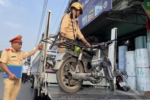 Công an TPHCM đẩy mạnh xử lý xe máy cũ nát, mất an toàn giao thông