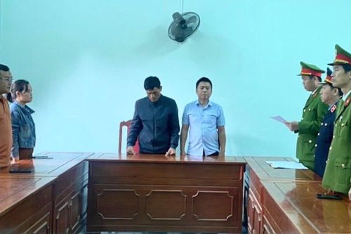 Bắt nguyên 7 lãnh đạo và nhân viên giao dịch một ngân hàng ở Quảng Trị