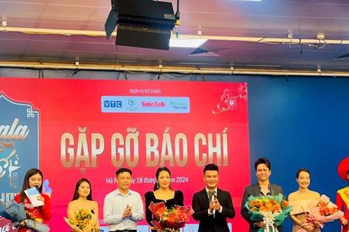 Dạ tiệc âm nhạc đa màu sắc tại 'Gala Tết Quê hương 2024'