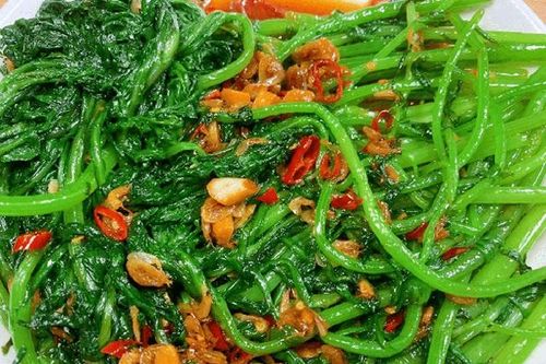 Trời mưa, ẩm, rét đậm dễ cảm lạnh hãy ăn nhiều loại rau làm món gì cũng ngon mà còn là 'hoàng đế' trị cảm lạnh này