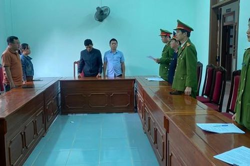 Khởi tố 7 cựu nhân sự một phòng giao dịch ngân hàng