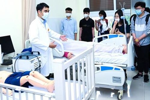 Đưa học sinh trải nghiệm thực tế tại trường đại học: Xu thế hướng nghiệp mới