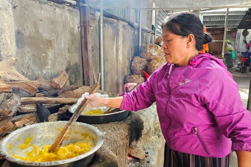 Làng nghề mứt gừng Cố đô vào vụ Tết