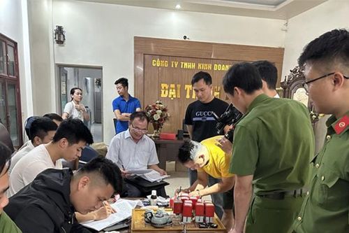 'Cắt cổ' con nợ với lãi suất 10.000 đồng/triệu/ngày