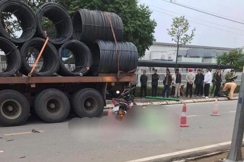 Tai nạn giao thông mới nhất 19/1/2024: Va chạm xe máy kéo, người phụ nữ tử vong