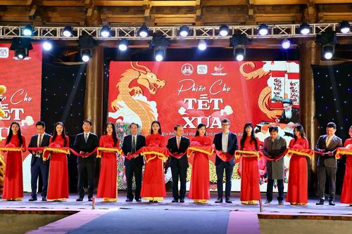 Độc đáo Lễ hội Tết xưa và phiên chợ quà tặng du lịch tại Ninh Bình