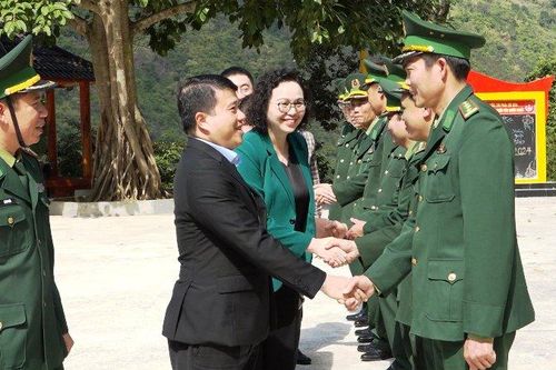 Hội đồng Dân tộc của Quốc hội thăm, chúc Tết Bộ đội Biên phòng ở Mường Lát