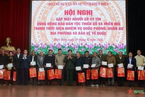 Bộ Chỉ huy Quân sự tỉnh Điện Biên gặp mặt người có uy tín tiêu biểu