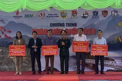 Chương trình 'Xuân biên giới 2024' tại xã Trung Lý, huyện Mường Lát, tỉnh Thanh Hóa