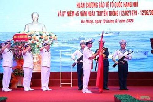 Lữ đoàn 161 đón nhận Huân chương Bảo vệ Tổ quốc hạng Nhì