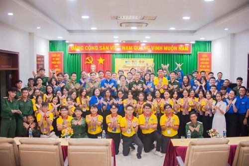 Thêm gắn kết giữa đoàn viên, sinh viên và chiến sĩ quân đội qua chương trình văn nghệ 'Xuân Chiến sĩ'