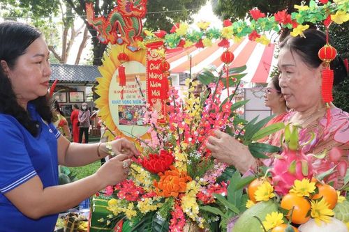 Nhiều hoạt động vui tươi, ý nghĩa tại Ngày hội 'Hương sắc mùa xuân' lần 6