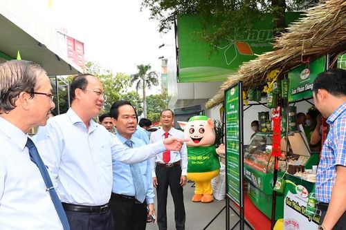 Phó Chủ tịch UBND TPHCM Võ Văn Hoan: Doanh nghiệp chuyển từ thái cực bung ra để sản xuất đến thái cực co cụm lại