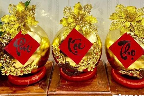 Trái cây dát vàng đắt khách dịp cận Tết