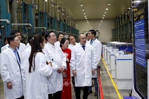 Chủ tịch Quốc hội Vương Đình Huệ: Bắc Giang cần đẩy mạnh đầu tư xây dựng, đồng bộ để thu hút doanh nghiệp lớn