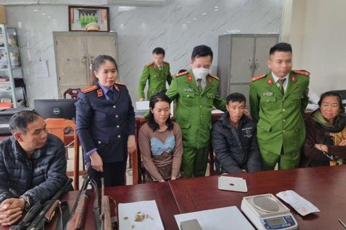 Đường dây mua bán ma túy xuyên quốc gia với nhiều súng ống
