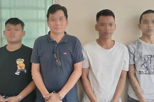 Giải cứu nam thanh niên bị đánh, bắt trói đưa lên xe ô tô biển số nước ngoài