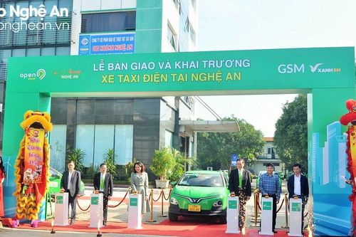 Ra mắt xe taxi điện tại Nghệ An