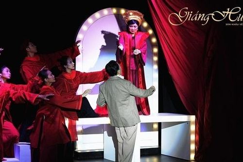 Sân khấu xã hội hóa nỗ lực 'sáng đèn'