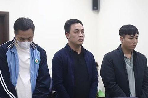 Hà Nội: 3 cựu cảnh sát bắn chết dê của dân lĩnh án tổng cộng 22 tháng tù