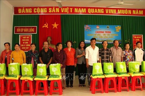 Chương trình 'Xuân xứ dừa - Tết yêu thương'