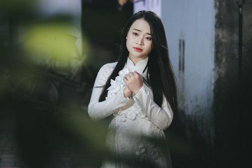 Quán quân Cuộc thi Tiếng hát Hà Nội Trần Vân Anh ra MV đầu tay