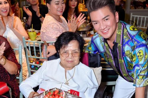 Đàm Vĩnh Hưng gửi thư xúc động trong ngày sinh nhật mẹ, chỉ mong ước một điều
