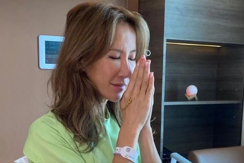 Mẹ ruột khóc ngất trong sinh nhật Coco Lee, gia đình chưa nguôi ngoai trước sự ra đi của nữ ca sĩ