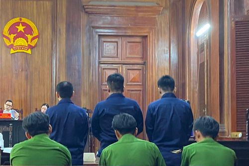 Mâu thuẫn chỗ đậu xe, côn đồ đâm chết người