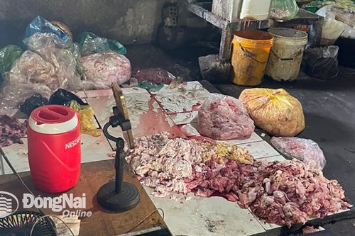 Phát hiện cơ sở chế biến mỡ heo bẩn