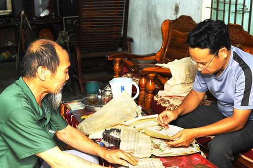 Đặc sắc di sản tư liệu đình Tân Tạo