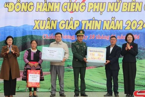 Chương trình 'Đồng hành cùng phụ nữ biên cương' Xuân Giáp Thìn 2024