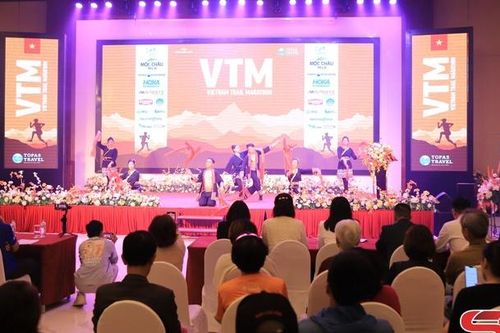 Hơn 4.000 vận động viên tham gia Giải chạy Marathon đường mòn Việt Nam năm 2024